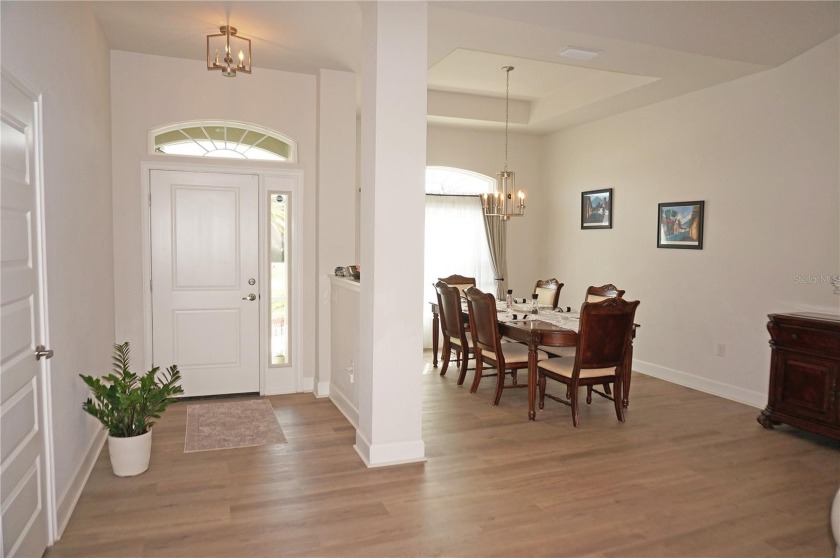 Spacious and impressive 4 Bedroom, 3 Bathroom home with attached - photo 8