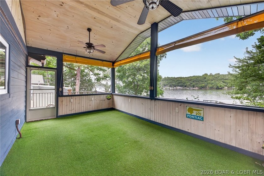 Beautifully updated lakefront home with a private dock, workshop - photo 41