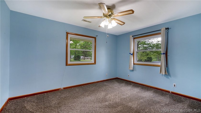 Charming 3-bedroom, 1 full bath, 2 half bath home located in a - photo 13
