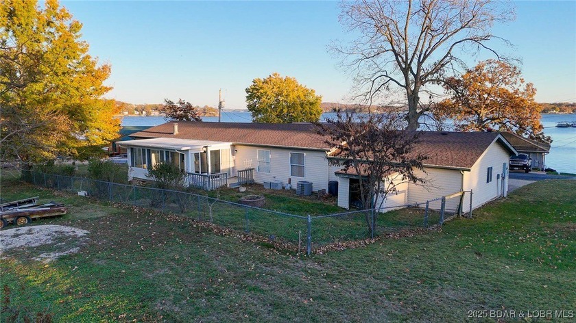 Have you been looking for a FLAT lot, beautiful lake views - photo 2