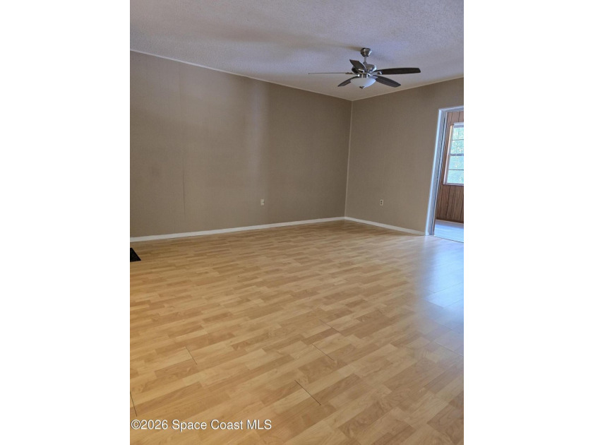 Available for both rent and sale! Super cute and spacious - photo 4