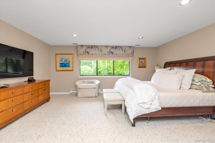 Welcome to this beautifully appointed 3-bedroom, 2.5-bath - photo 16