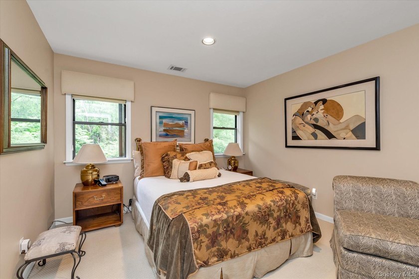 Welcome to this beautifully appointed 3-bedroom, 2.5-bath - photo 19