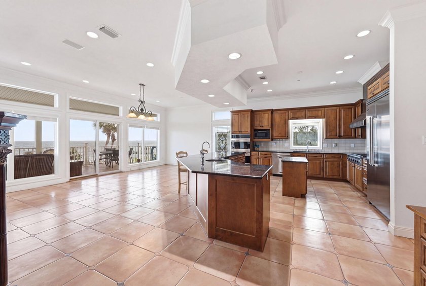 Welcome to Black Pointe, an exclusive gated private island with - photo 11