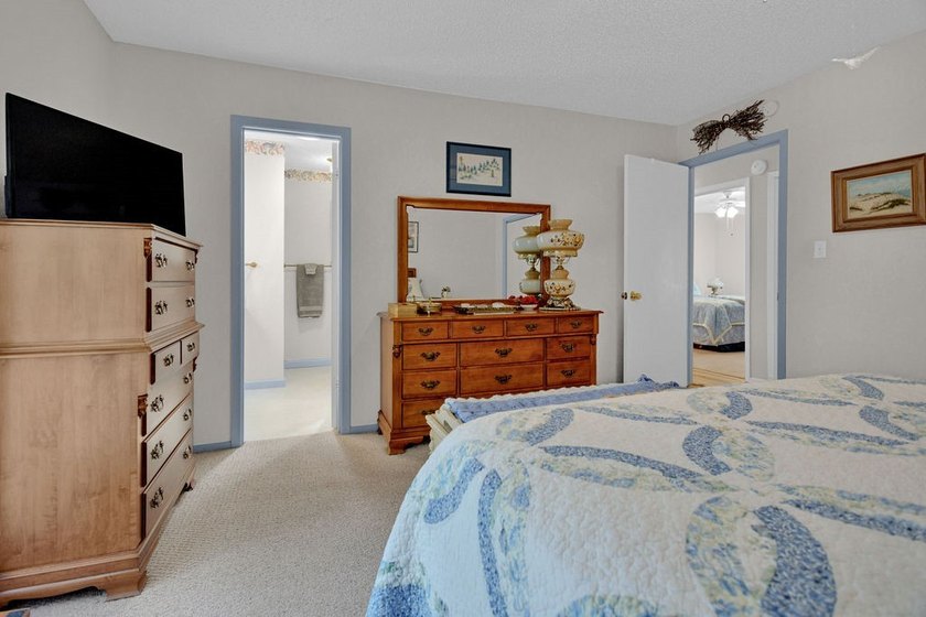 Charming traditional 3-bedroom, 2-bath home offering 1,448 - photo 21