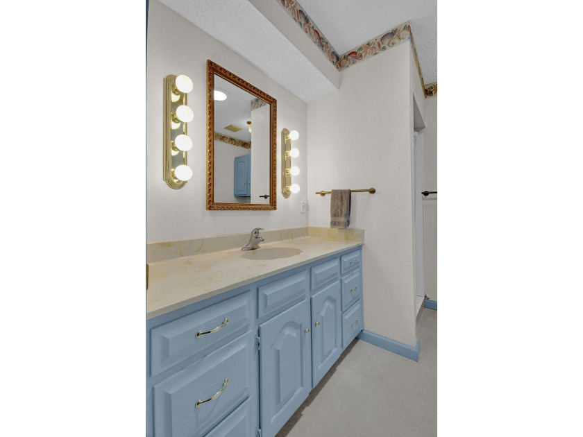 Charming traditional 3-bedroom, 2-bath home offering 1,448 - photo 22