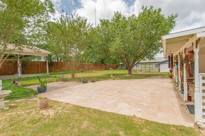 Charming traditional 3-bedroom, 2-bath home offering 1,448 - photo 28
