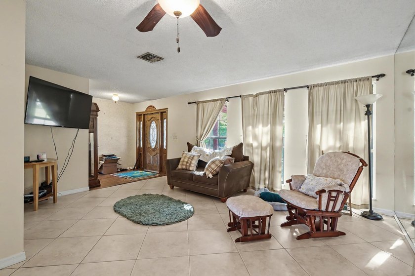 Welcome to your private lakeside retreat located in the heart of - photo 11