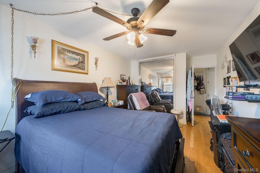 Welcome to this comfortable and conveniently located residence - photo 14