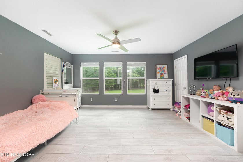 Nestled on a private 1.39-acre cul-de-sac lot in the desirable - photo 27