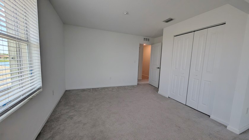 Beautifully 4-bedroom, 3 full bath home offering spacious living - photo 20