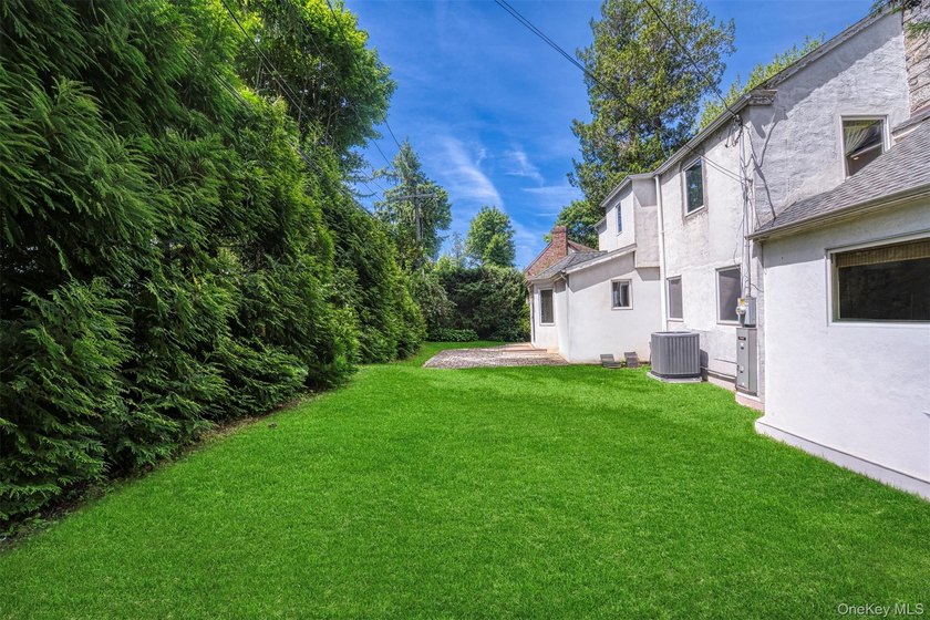 Wonderful Center Hall Colonial Located In The Desirable - photo 28