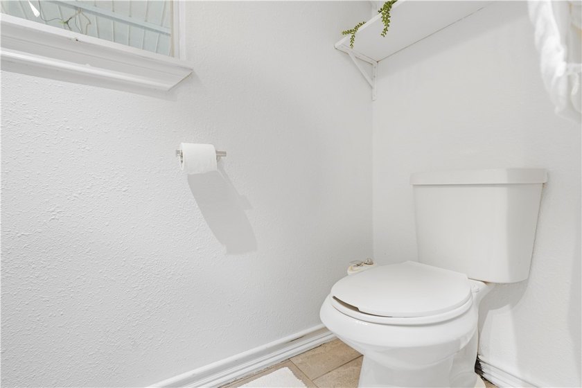 Welcome to 1821 Hawthorne, a solid home with classic character - photo 16