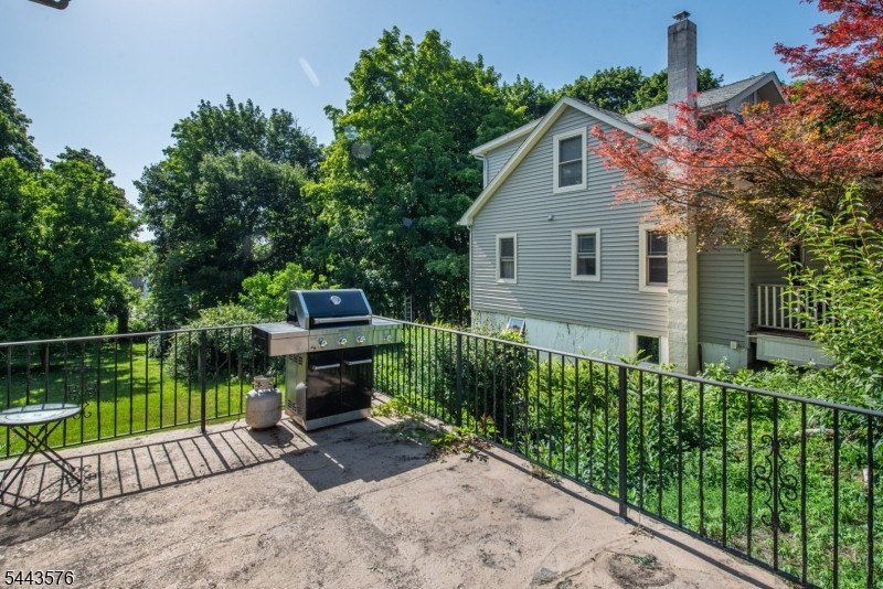 Welcome home to this delightful 3 Bedroom 1 Bath storybook - photo 19
