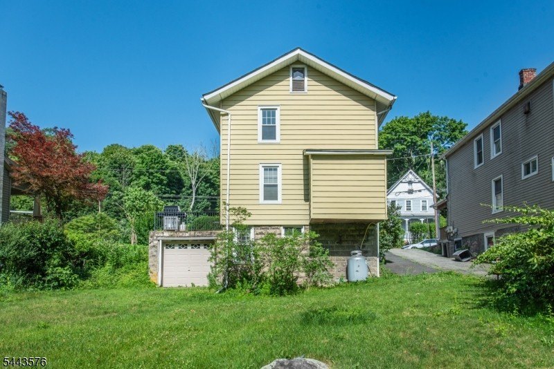 Welcome home to this delightful 3 Bedroom 1 Bath storybook - photo 20