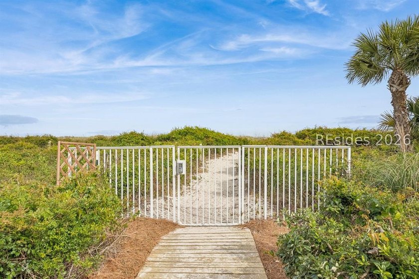 Rarely available oceanfront residence in the coveted Beachwood - photo 32