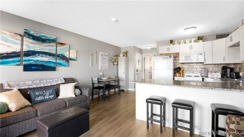 SUPER CUTE 1 Bed / 1 Bath Updated condo is ready for your SUMMER - photo 6