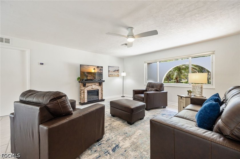 Private retreat on just under five peaceful acres in one of - photo 11
