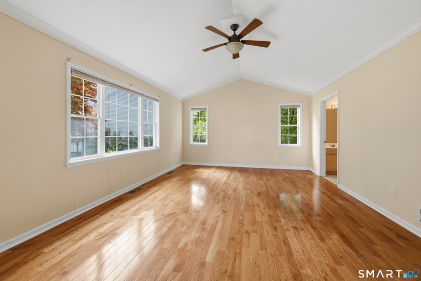 Welcome to 20 Pequot Court! These original owners have - photo 21
