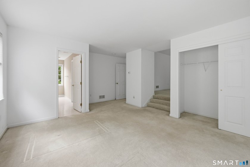 Welcome to 20 Pequot Court! These original owners have - photo 31