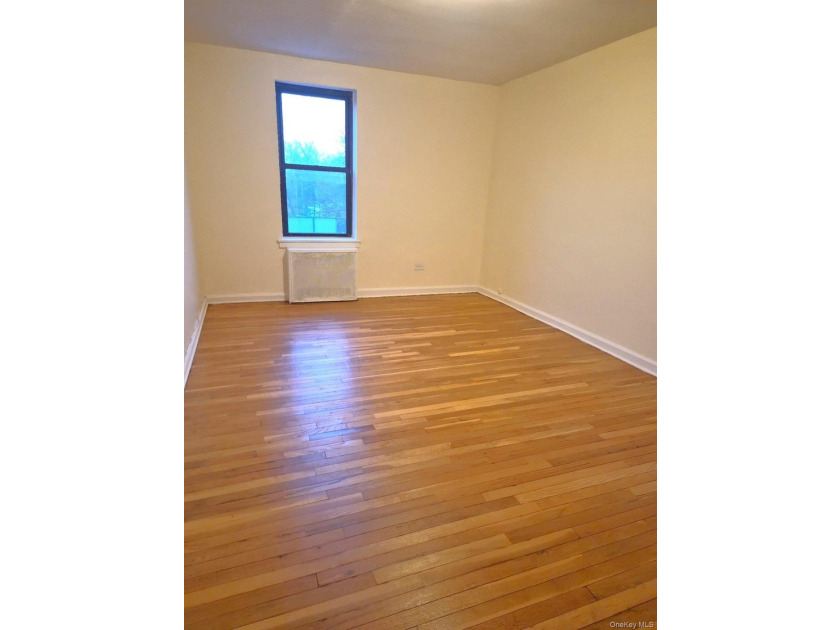Located in the highly desirable neighborhood of Forest Hills - photo 6