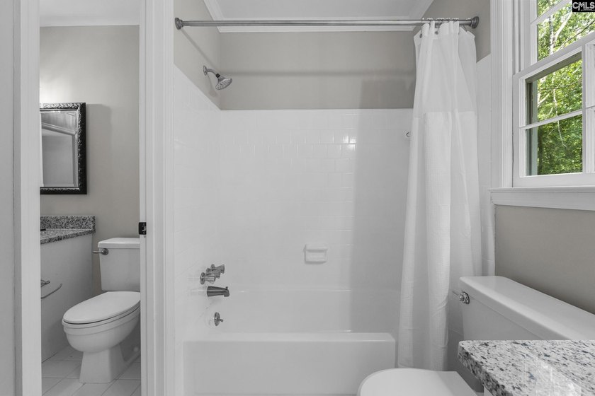 Welcome home to this beautifully updated move in ready 3-bedroom - photo 17