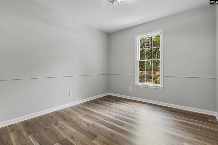 Welcome home to this beautifully updated move in ready 3-bedroom - photo 19