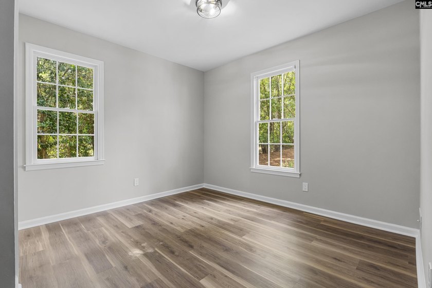 Welcome home to this beautifully updated move in ready 3-bedroom - photo 21