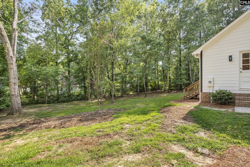 Welcome home to this beautifully updated move in ready 3-bedroom - photo 26