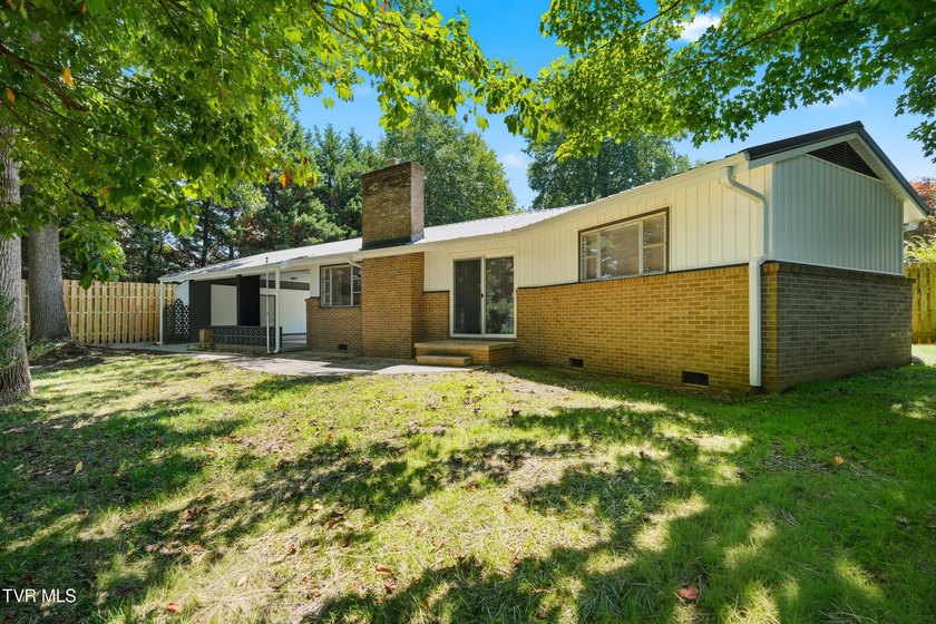 Welcome to your own slice of Boone Lake paradise! If you've been - photo 33