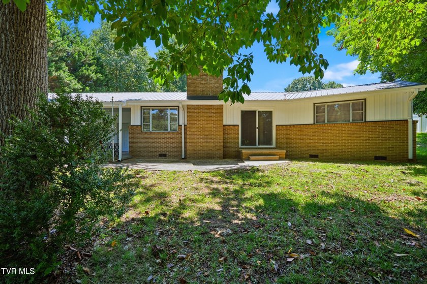 Welcome to your own slice of Boone Lake paradise! If you've been - photo 35