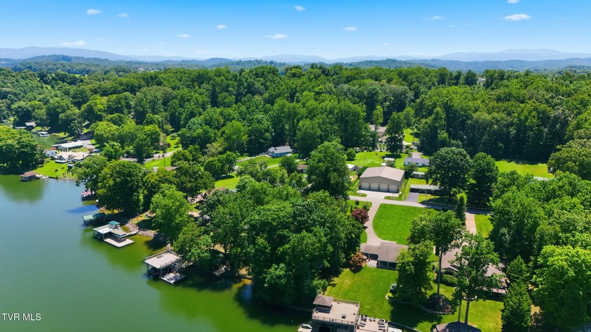 Welcome to your own slice of Boone Lake paradise! If you've been - photo 42