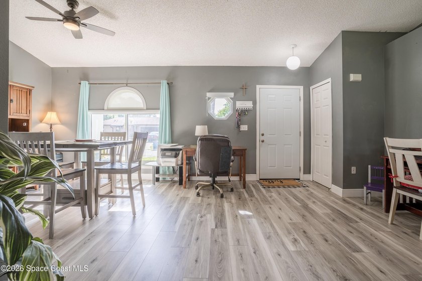 Welcome to this charming single family home with 3 bedrooms, 2 - photo 5