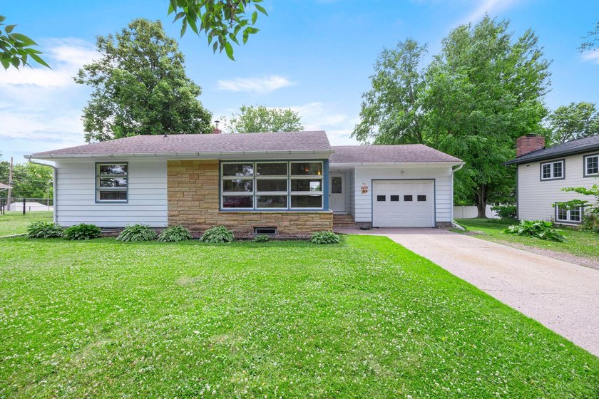 Welcome to 711 Elm Ave in Gaylord-a charming rambler nestled in - photo 8