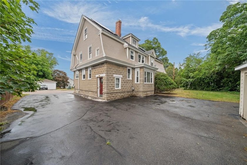 One of a kind Riverside three family offering exceptional - photo 44