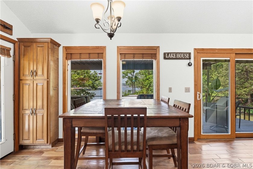 Privacy, gentle lakefront living, and room to enjoy everything - photo 15