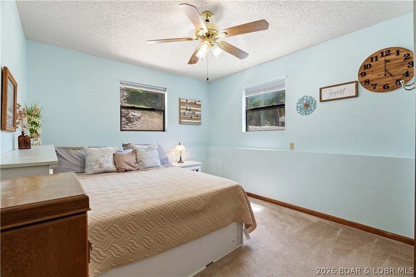 Privacy, gentle lakefront living, and room to enjoy everything - photo 19