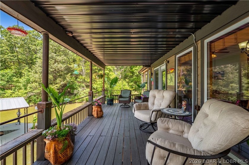 Privacy, gentle lakefront living, and room to enjoy everything - photo 24