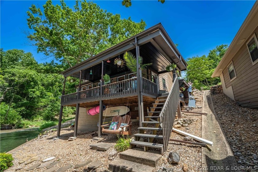 Privacy, gentle lakefront living, and room to enjoy everything - photo 28