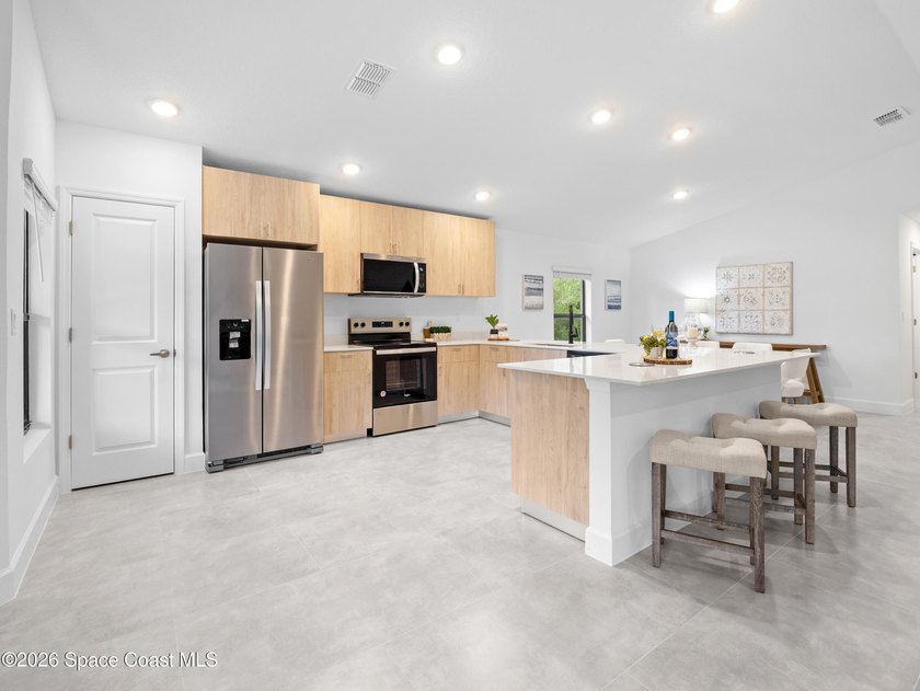 Brand-new contemporary duplex with no HOA, offering the perfect - photo 9