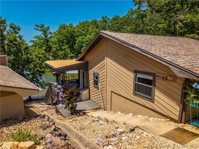 Privacy, gentle lakefront living, and room to enjoy everything - photo 42
