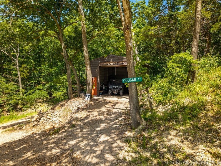 Privacy, gentle lakefront living, and room to enjoy everything - photo 45