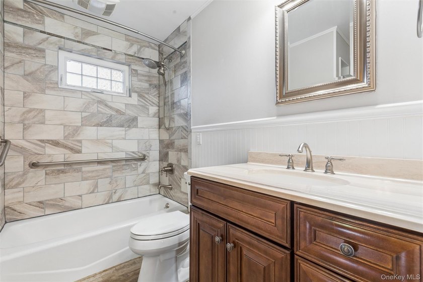 A MUST-SEE TURN KEY, UPGRADED, &amp; PRICED TO SELL HOME!!!! Move-in - photo 12