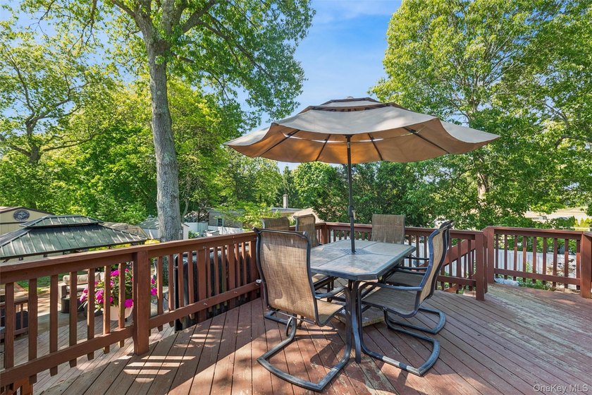 A MUST-SEE TURN KEY, UPGRADED, &amp; PRICED TO SELL HOME!!!! Move-in - photo 23