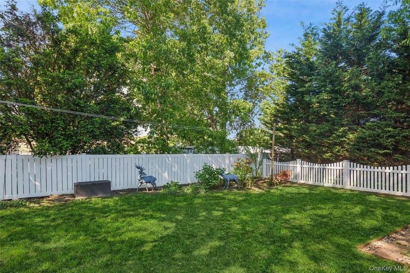 A MUST-SEE TURN KEY, UPGRADED, &amp; PRICED TO SELL HOME!!!! Move-in - photo 31