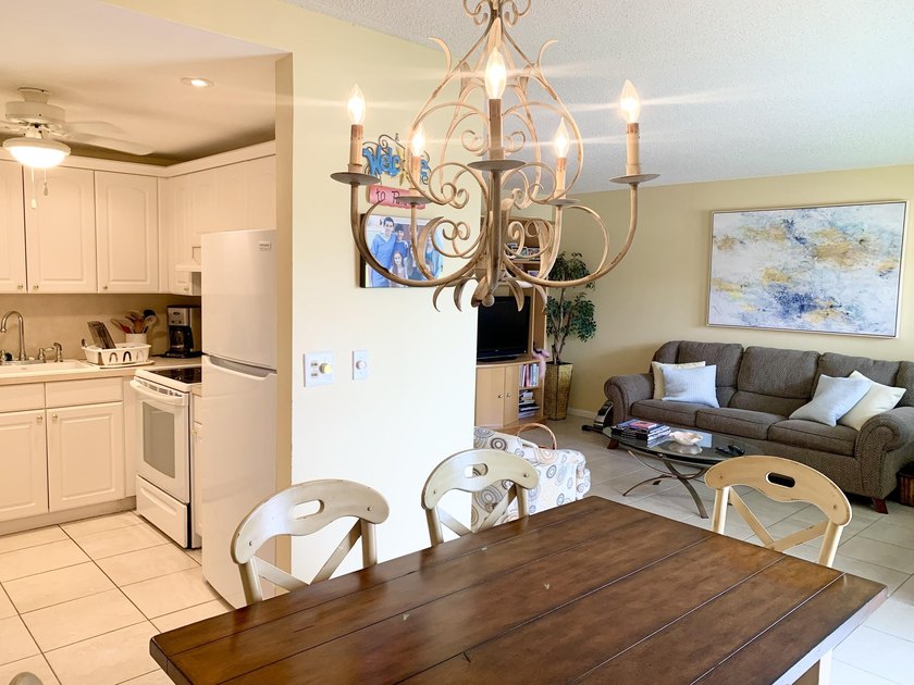Welcome to this charming rare 1st floor corner, 2 bedroom, 2 - photo 12