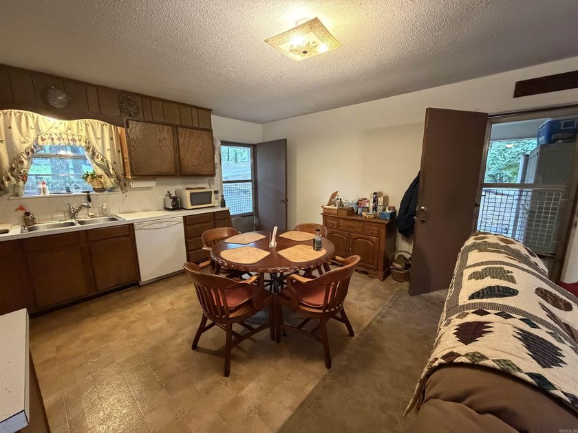 Escape to the peace and privacy of country living with this cozy - photo 15