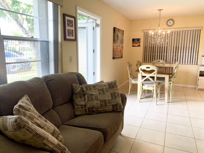 Welcome to this charming rare 1st floor corner, 2 bedroom, 2 - photo 15