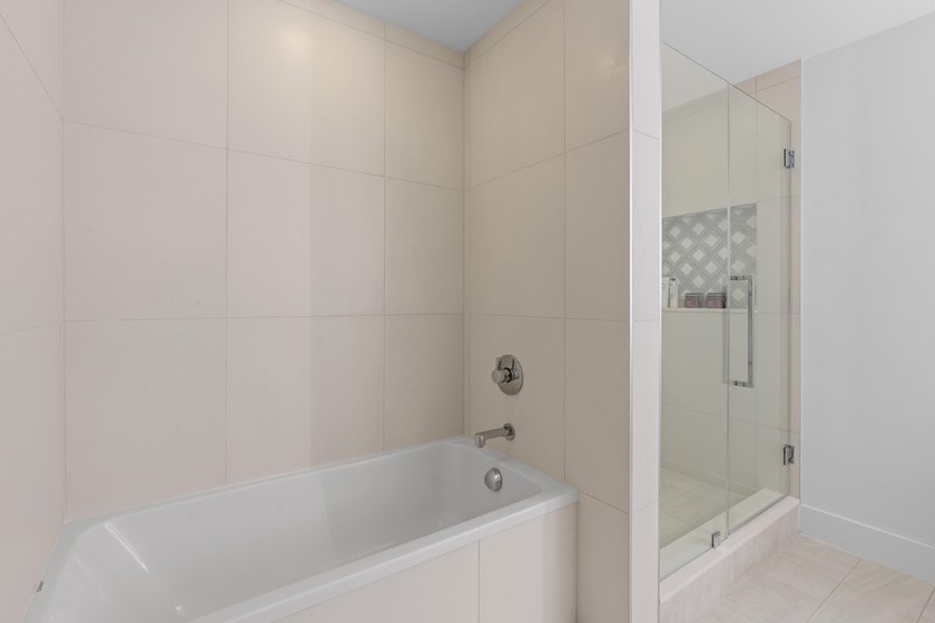 ABSOLUTELY GORGEOUS FULLY RENOVATED CONDO | PRESTIGOUS NEW - photo 17