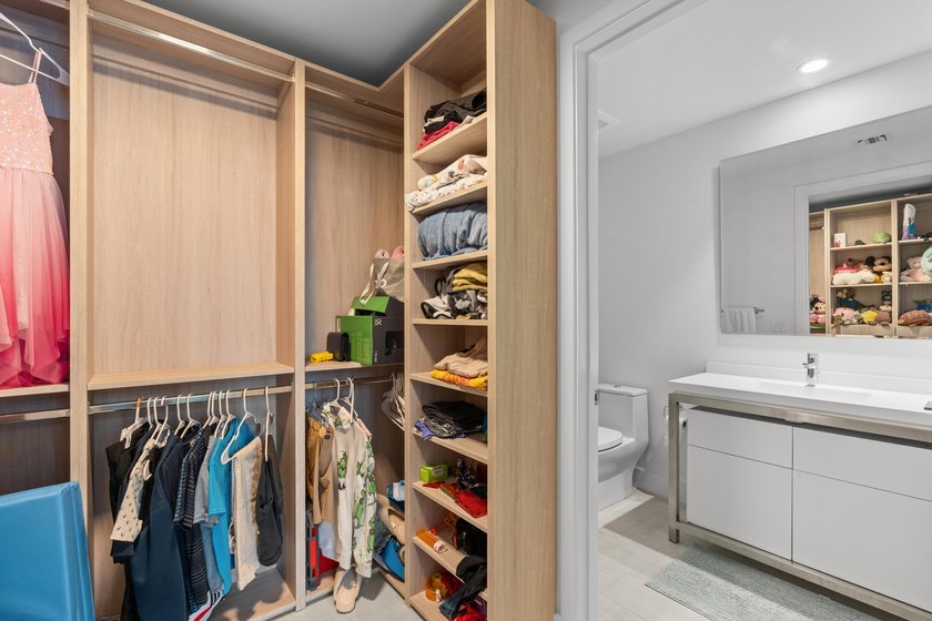 ABSOLUTELY GORGEOUS FULLY RENOVATED CONDO | PRESTIGOUS NEW - photo 24